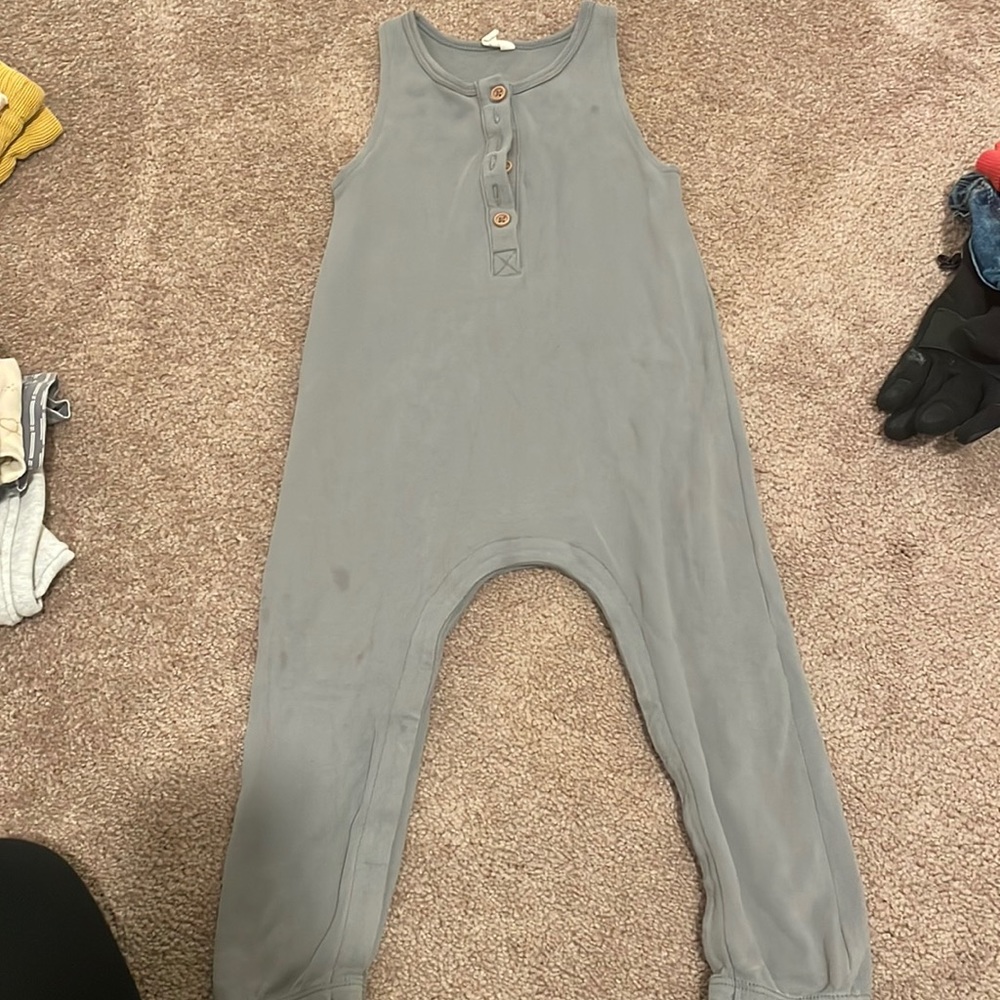 Quincy mae overalls size 2-3years
